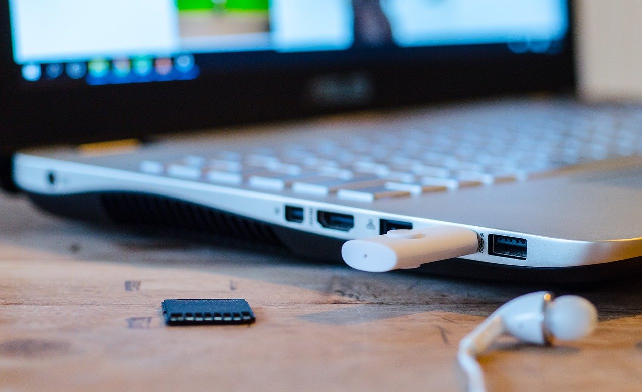 One click, data breach? Phishing emails & infected USBs pose major threats. Shield your business from Data Hacks & Phishing Attacks. Get cyber smart today!